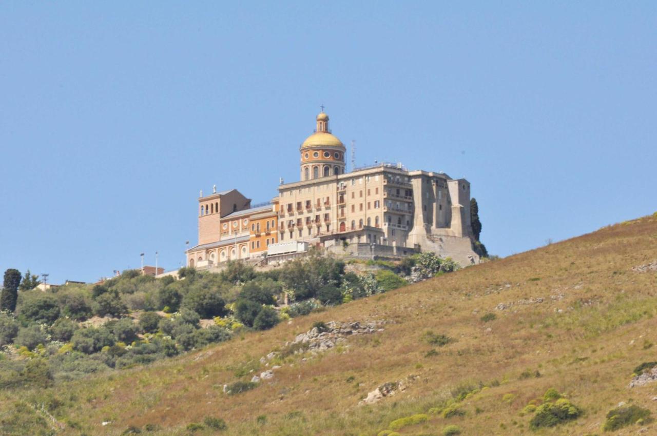 Casa Benny Difronte Al Mare Lägenhet Oliveri Exteriör bild