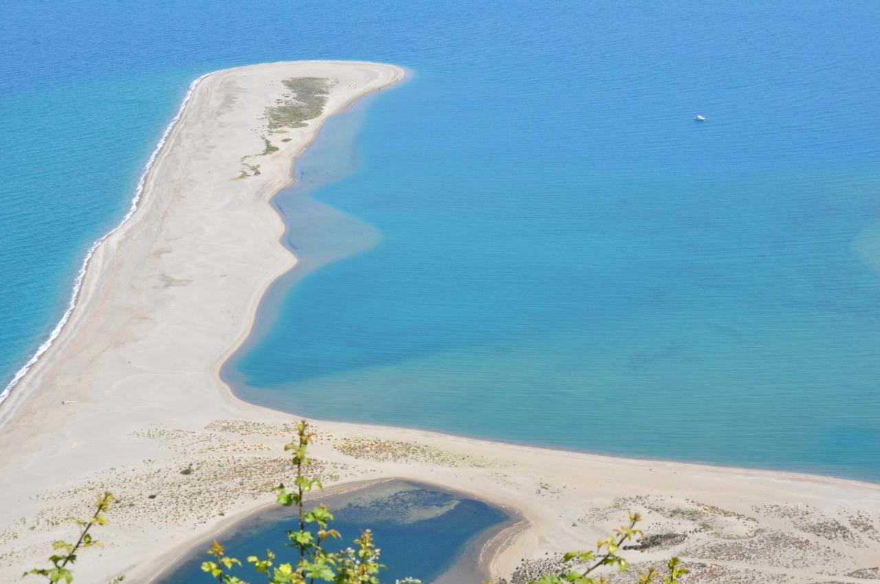 Casa Benny Difronte Al Mare Lägenhet Oliveri Exteriör bild